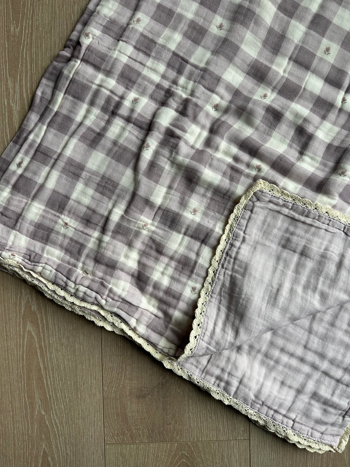 LAVENDER FIELDS QUILT {45 x 45}