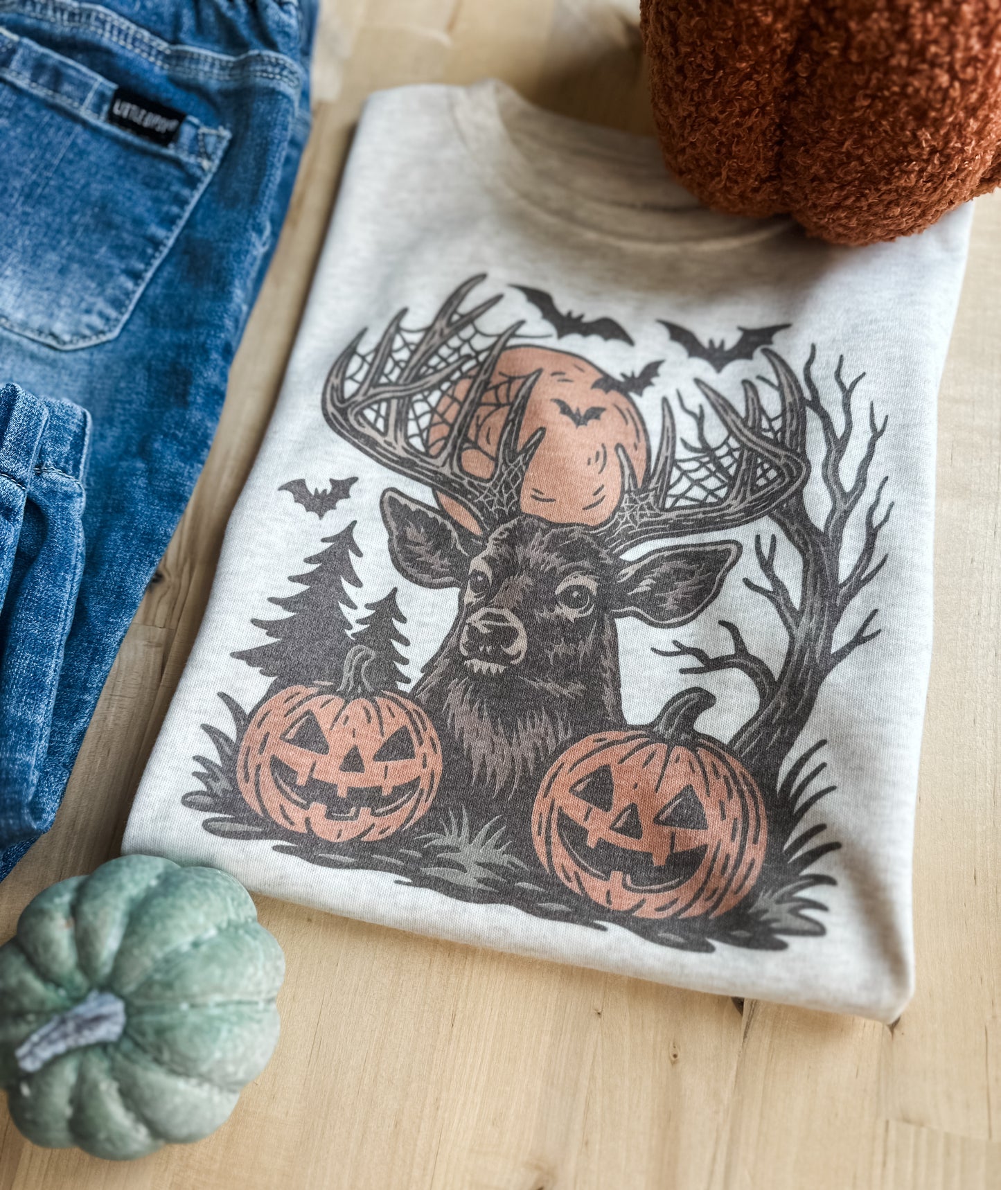 SPOOKY BUCK TEE