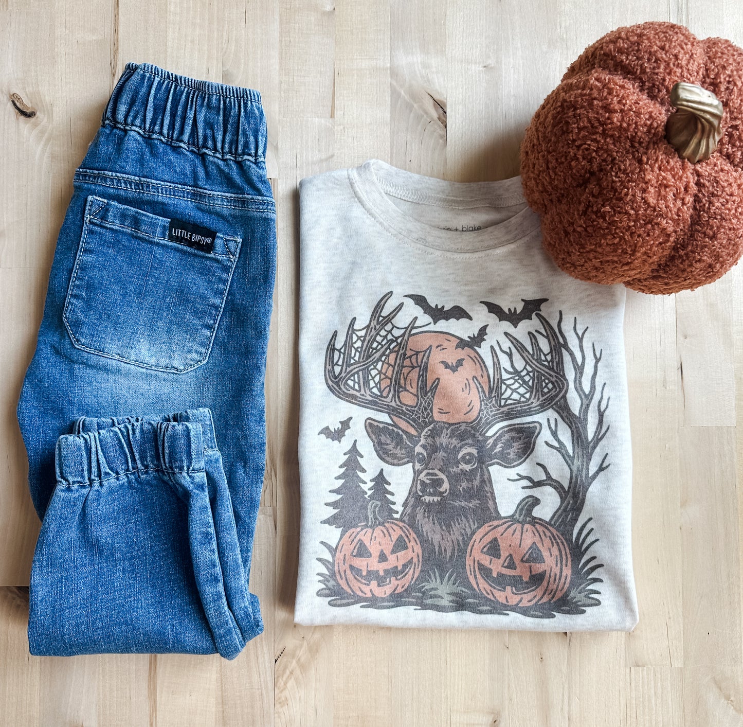 SPOOKY BUCK TEE