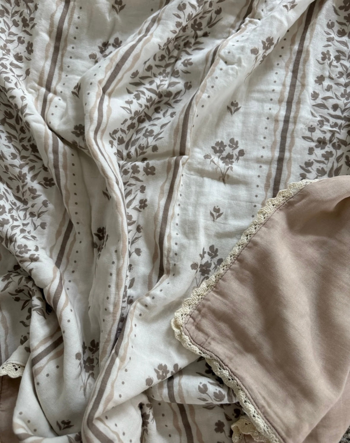 LOTTIE FLORAL QUILT {45 x 45}