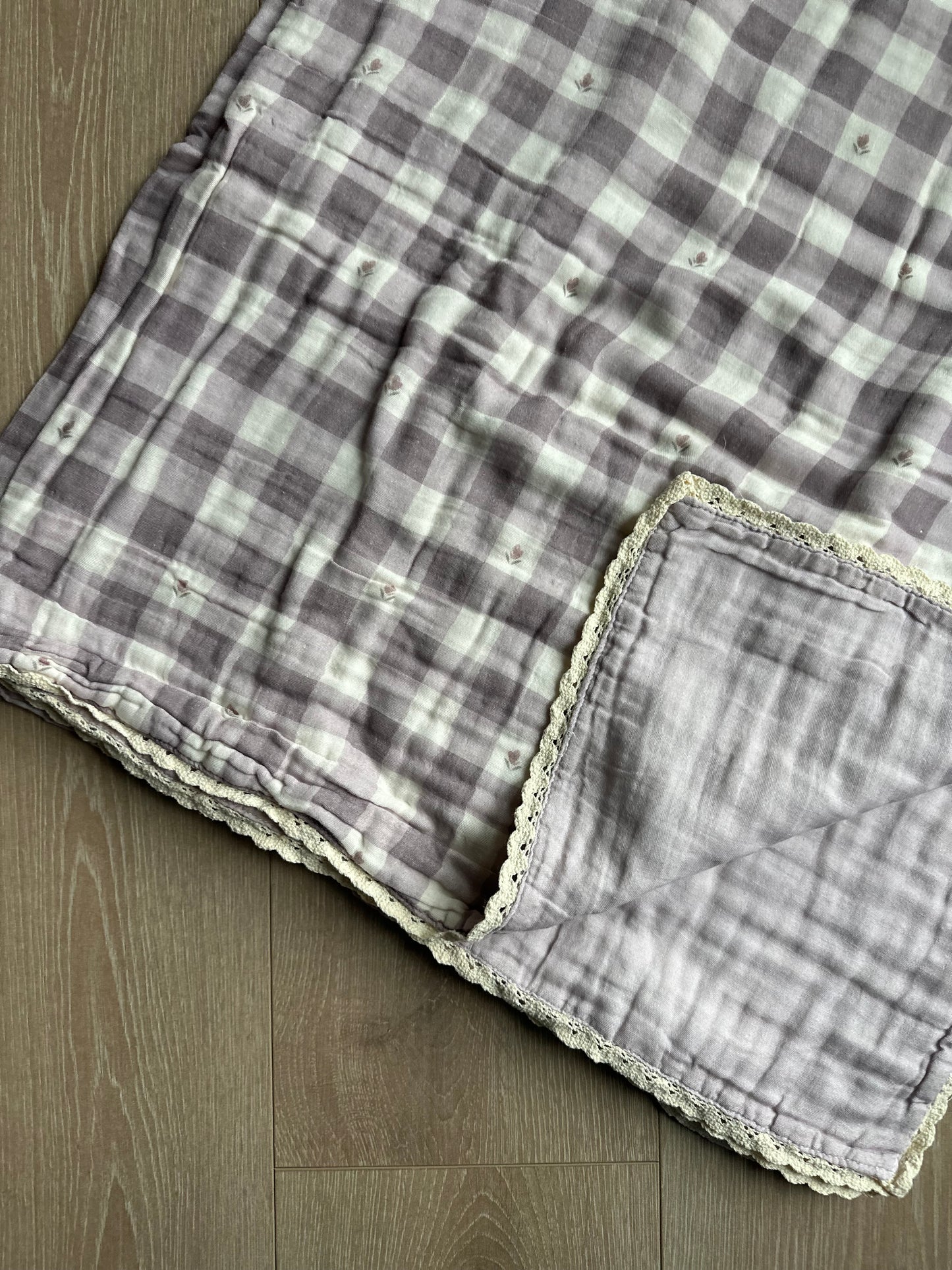 LAVENDER FIELDS QUILT {45 x 45}