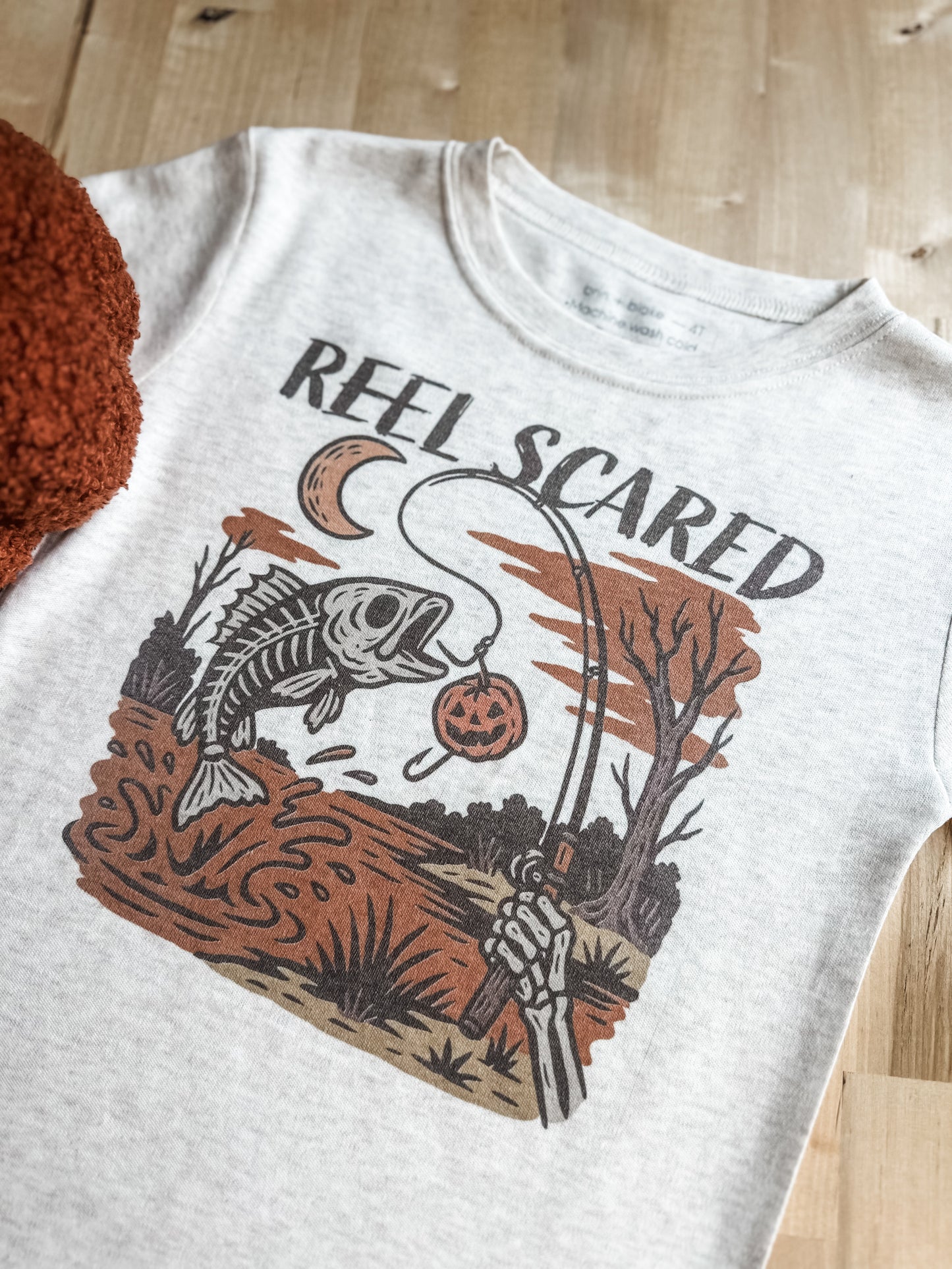 REEL SCARED TEE